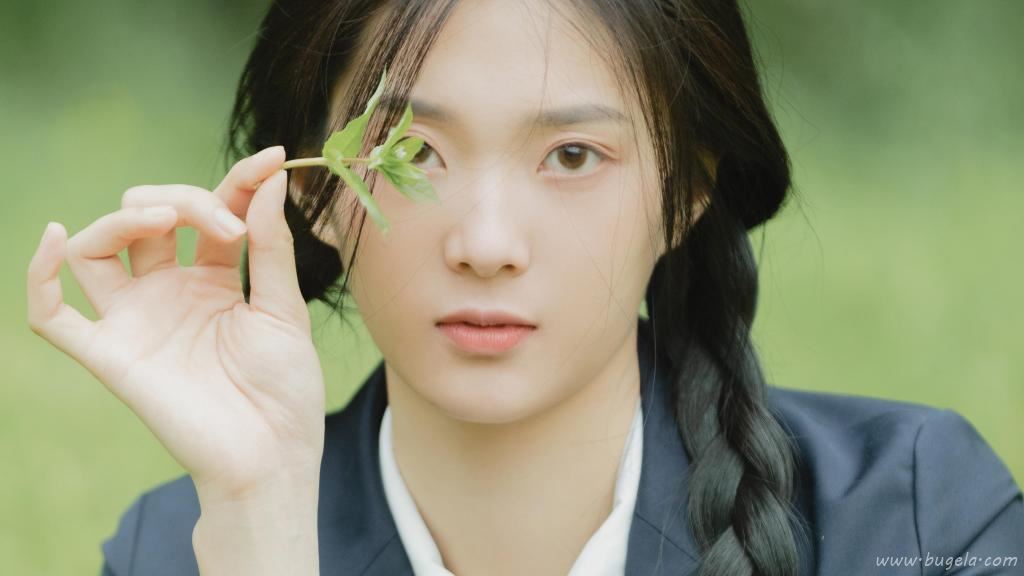 初夏的清新美女图片