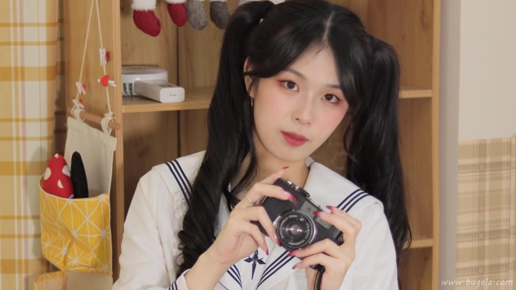 双马尾美女青春迷人图片