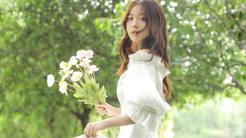 优雅气质清新美女图片