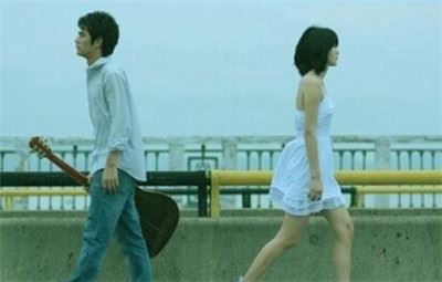 情侣分手背影离去图片