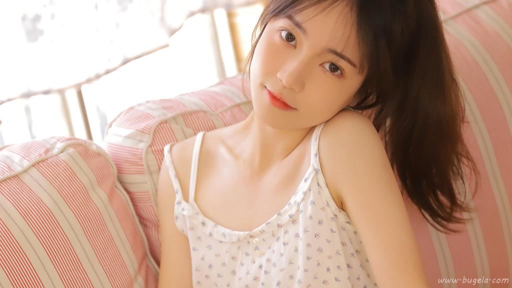 极简清新风格美女图片
