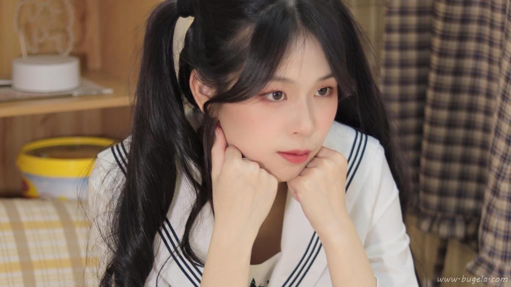 双马尾美女青春迷人图片
