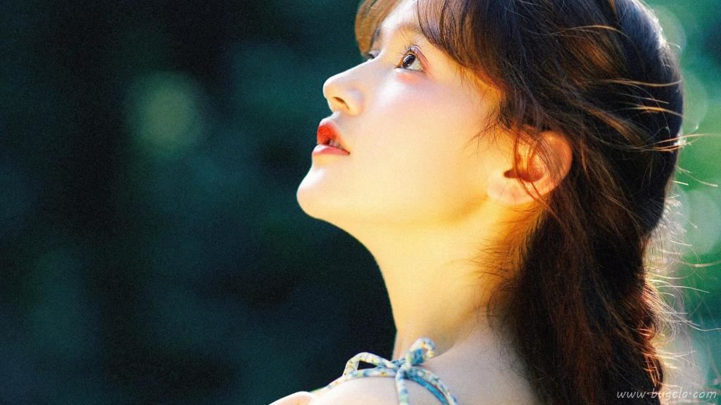 清新自然的养眼美女图片