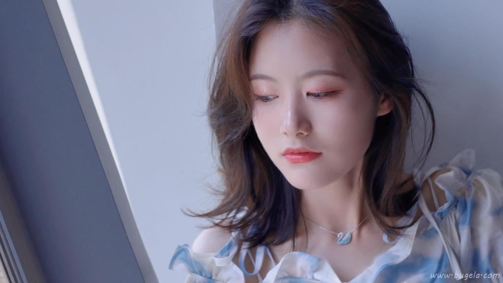 温婉清丽美女迷人图片