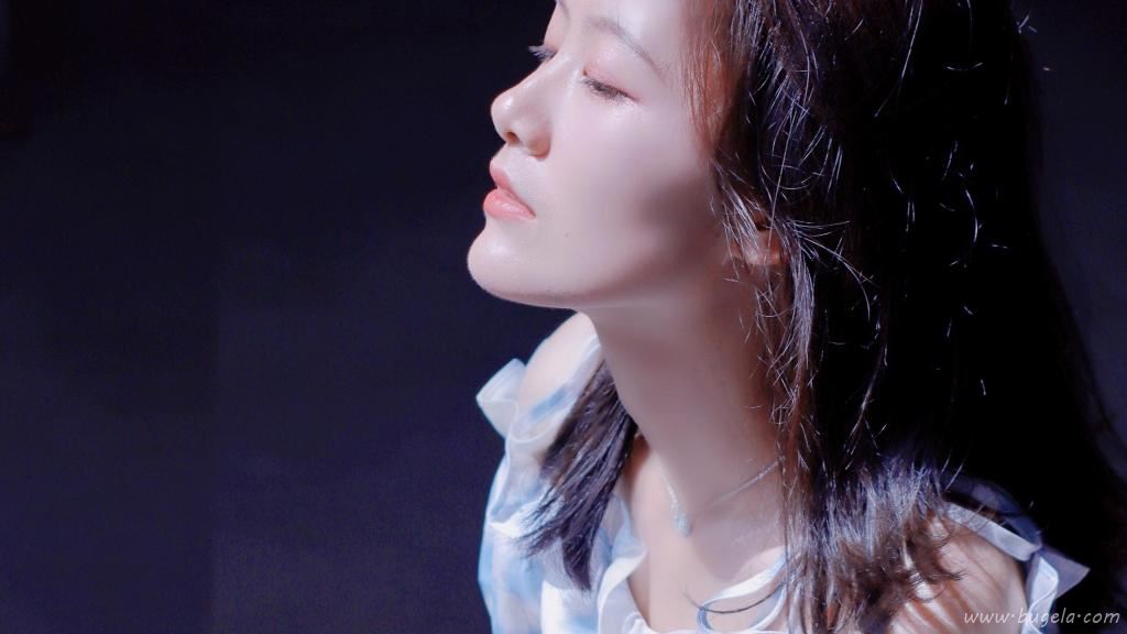 温婉清丽美女迷人图片