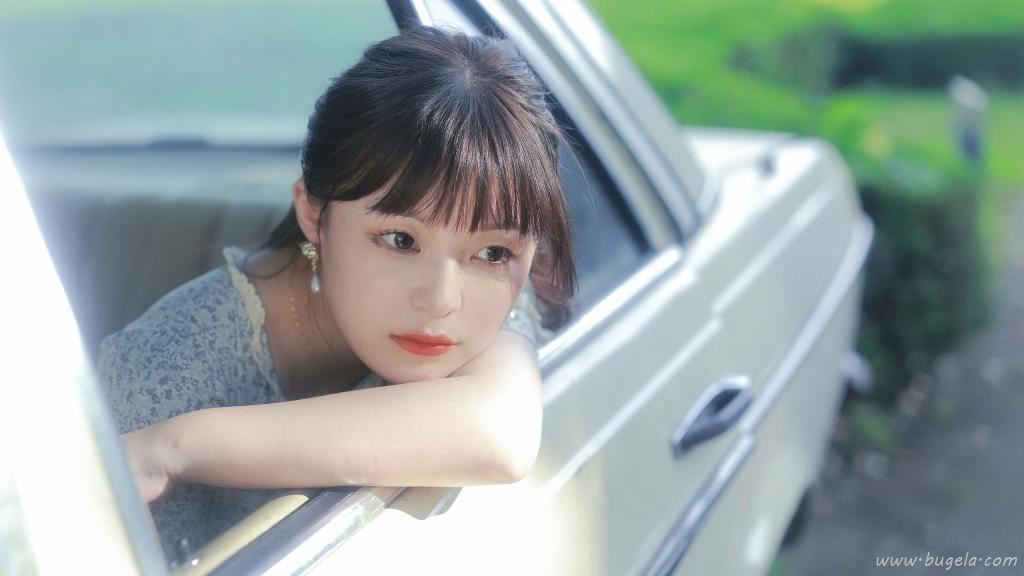 美丽无比的香车美女图片