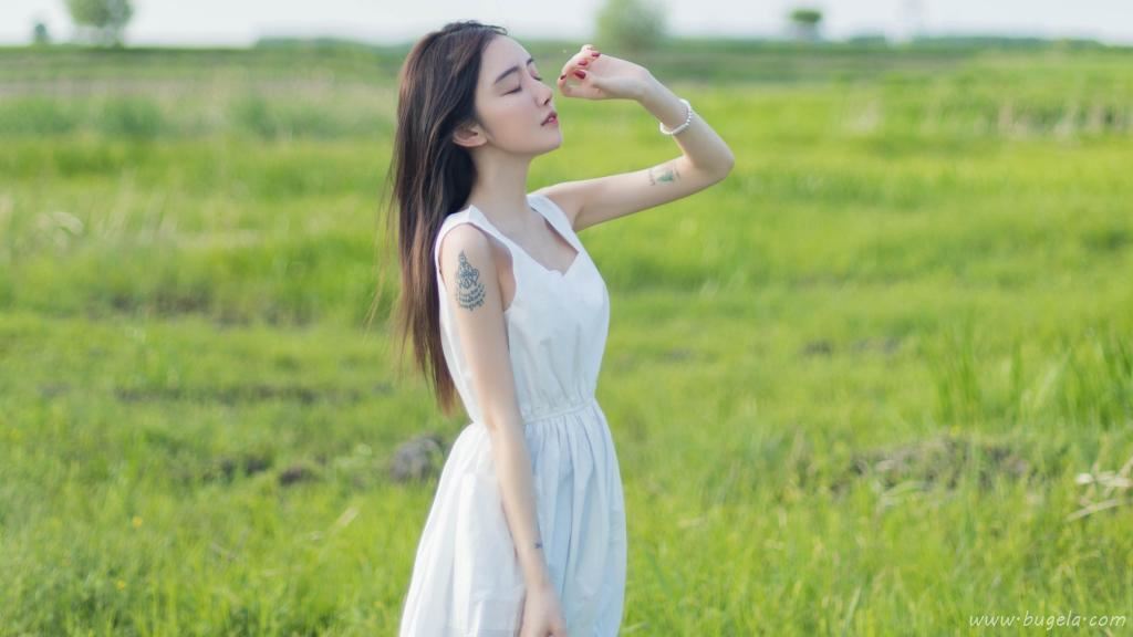 清新漂亮纹身美女图片