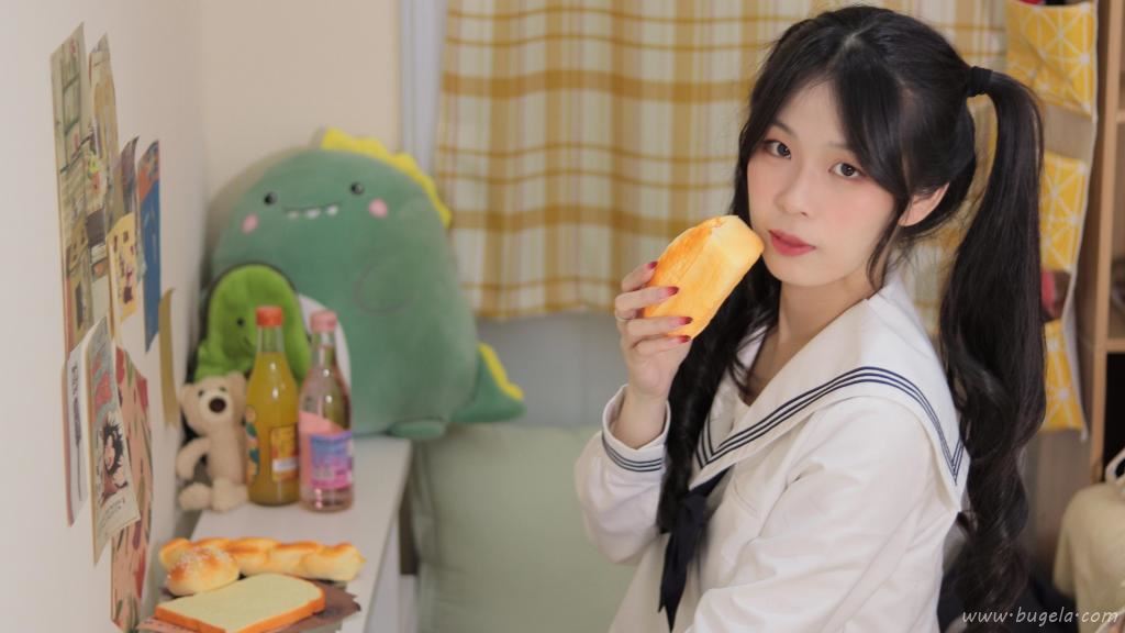 双马尾美女青春迷人图片