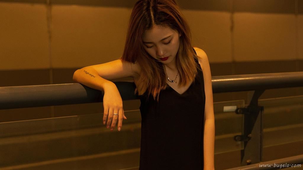 一个人难过的图片