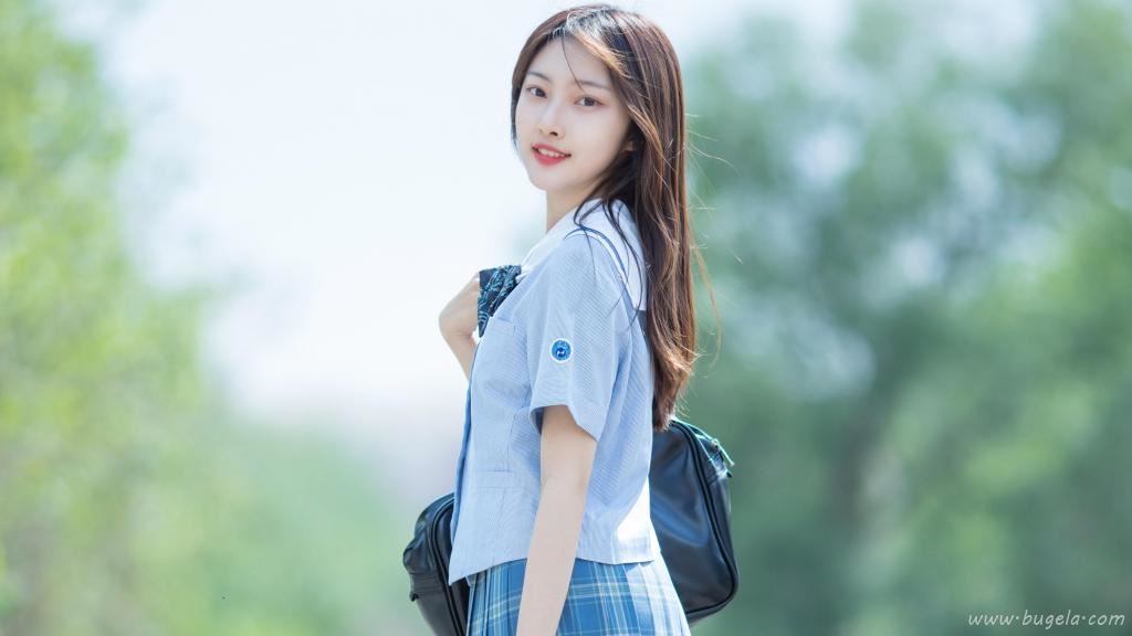 清新灵动漂亮美女图片