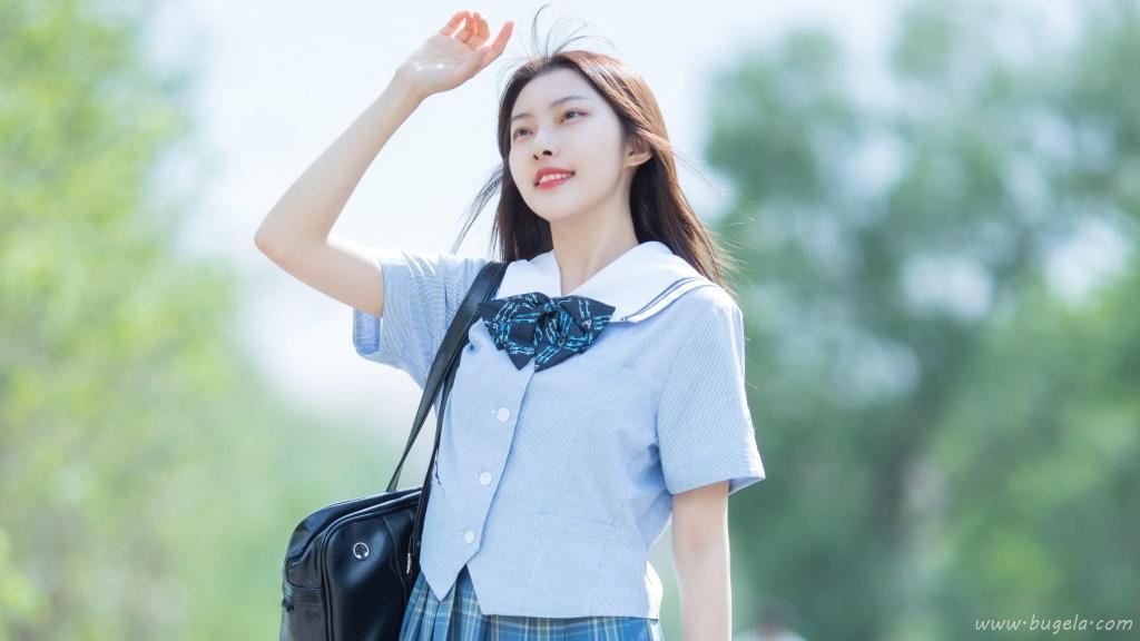 清新灵动漂亮美女图片