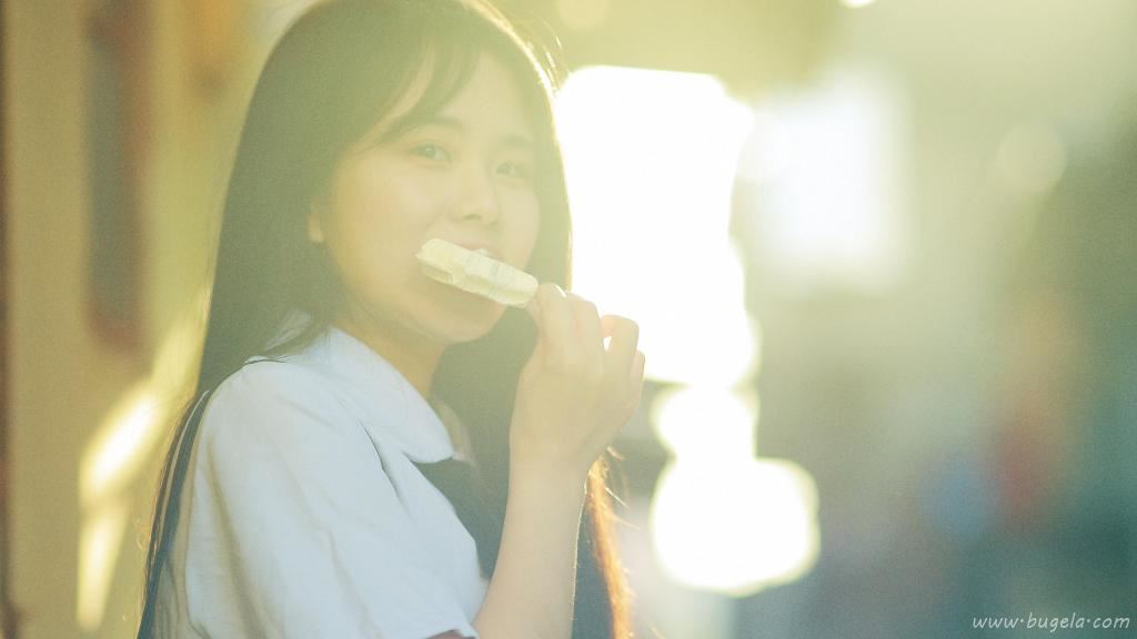 美女甜美迷人图片