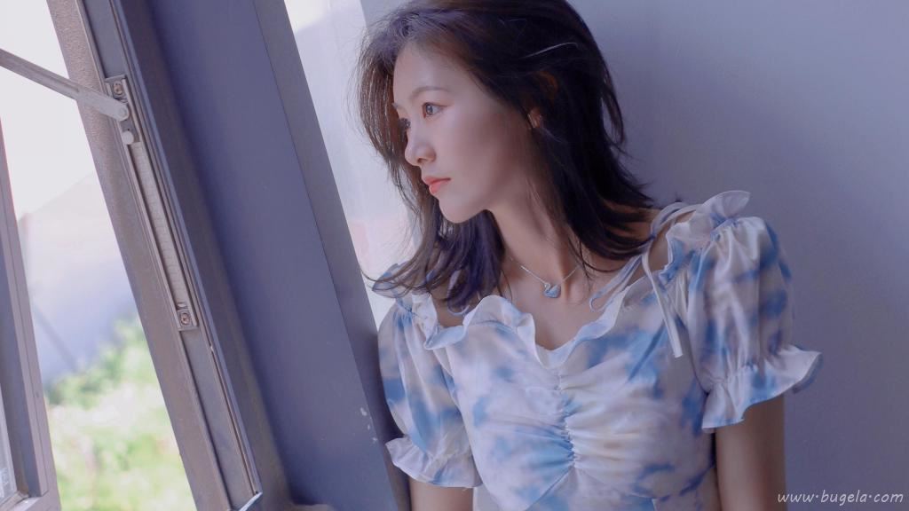 温婉清丽美女迷人图片