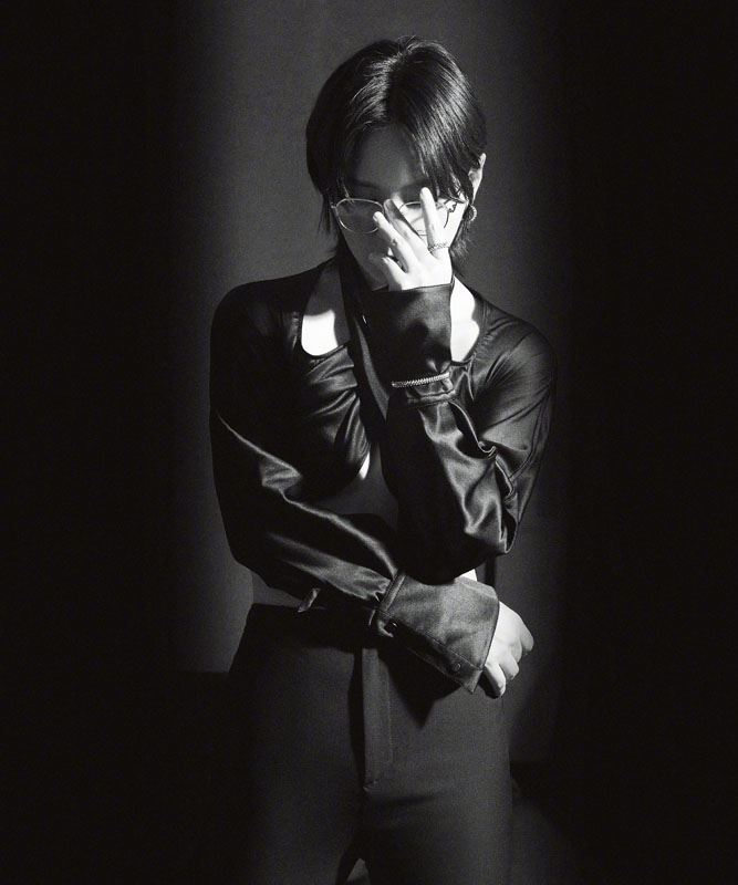 周笔畅冷艳性感写真图片