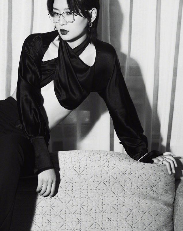 周笔畅冷艳性感写真图片