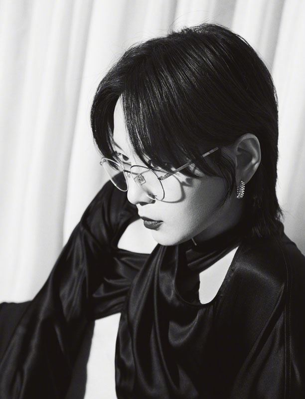 周笔畅冷艳性感写真图片