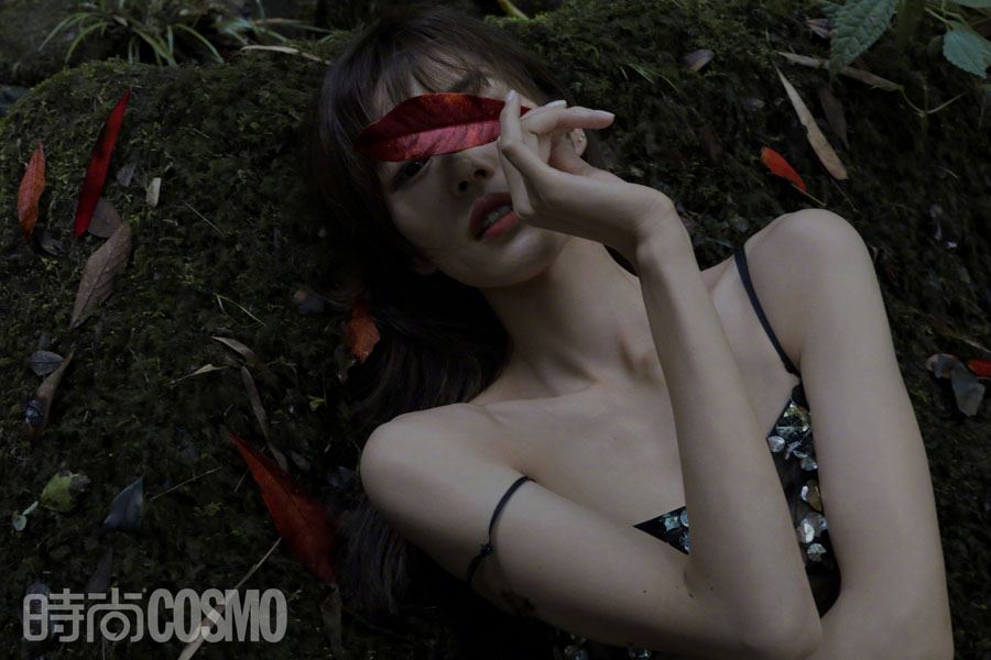 刘雯美艳性感写真图片