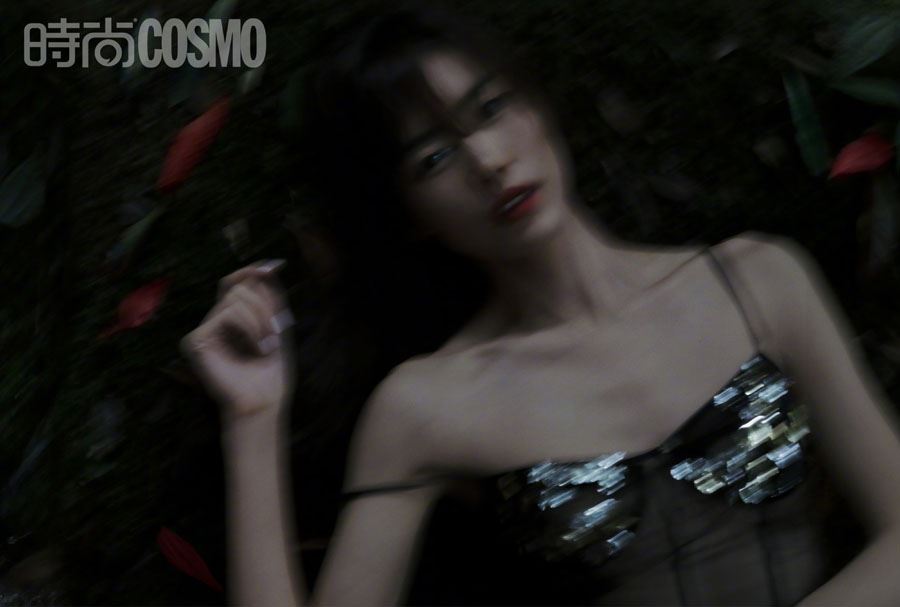 刘雯美艳性感写真图片