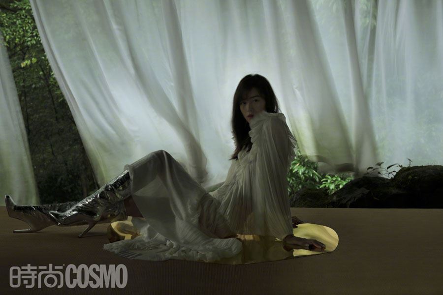 刘雯美艳性感写真图片
