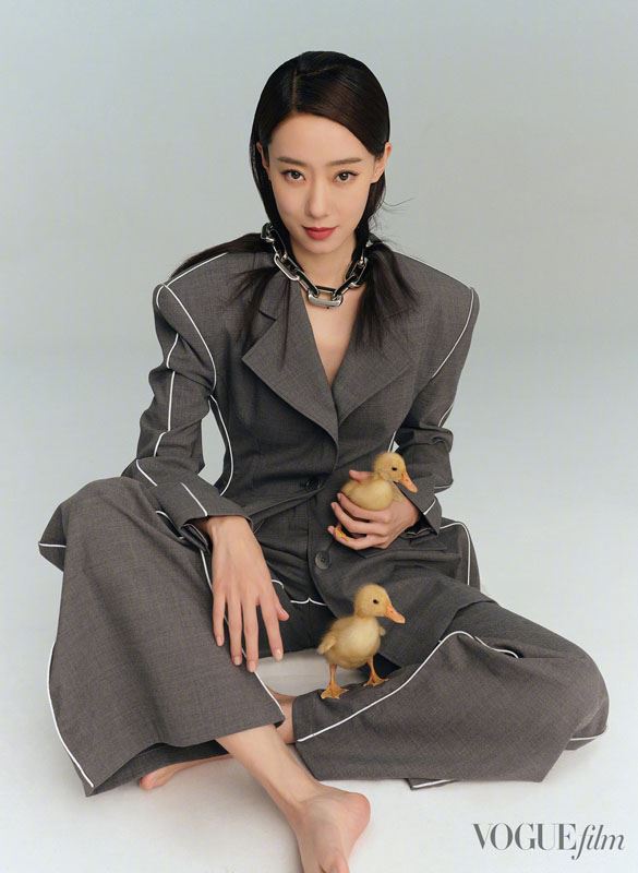 张小斐黑白简约质感大片写真图片