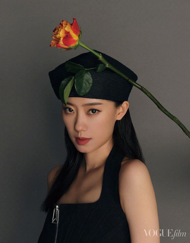张小斐黑白简约质感大片写真图片