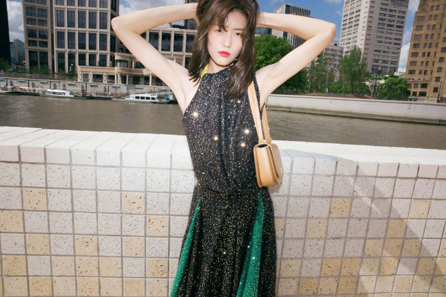 刘雯美艳时髦写真图片