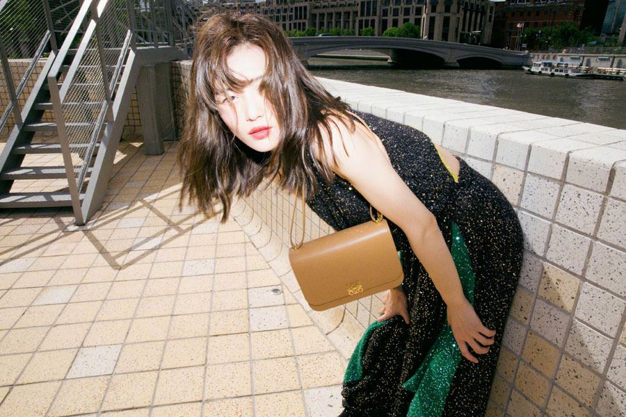 刘雯美艳时髦写真图片