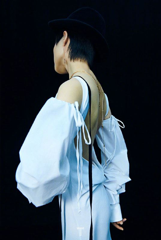 李宇春冷艳性感写真图片