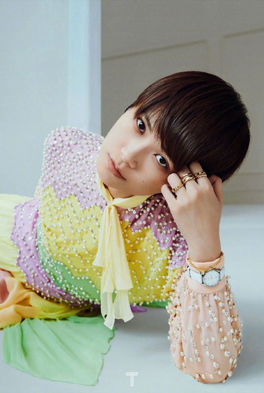 李宇春冷艳性感写真图片