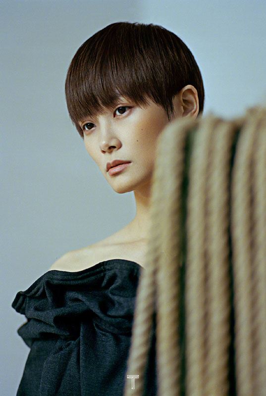 李宇春冷艳性感写真图片