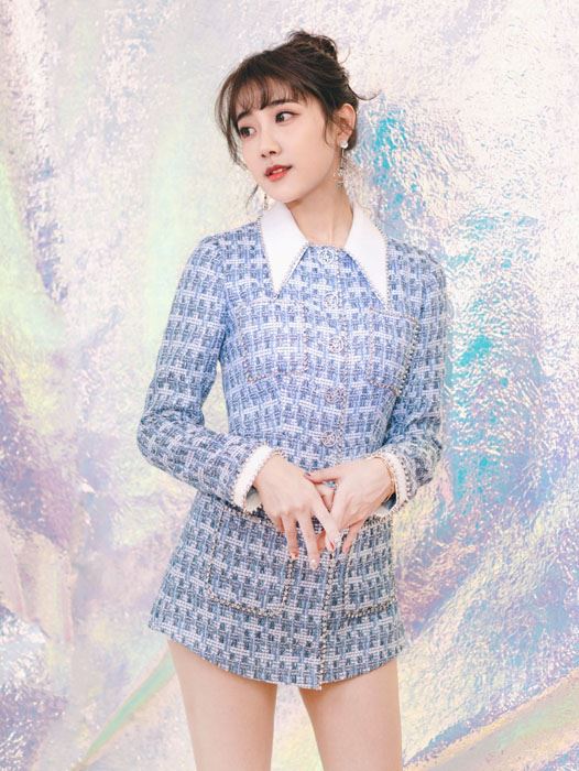 李艺彤小香风连衣裙温婉大方写真图片