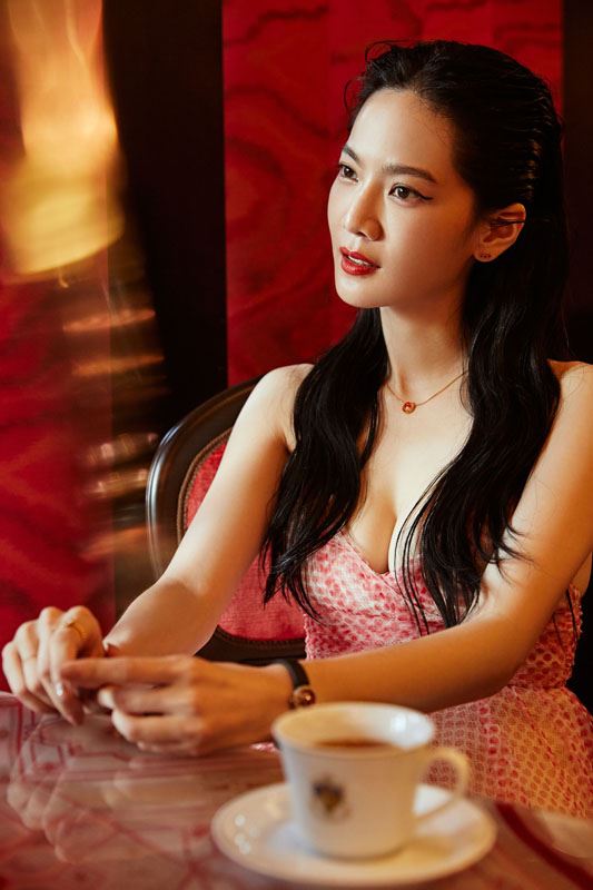 曾之乔美艳时尚写真图片