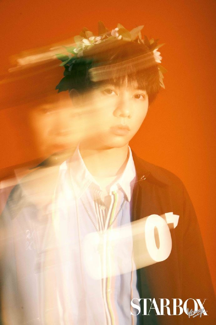 李俊濠编织花环尽显随性慵懒写真