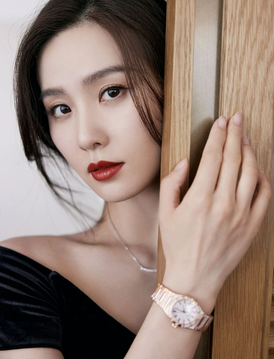 刘诗诗气质清冷体态优雅写真美照
