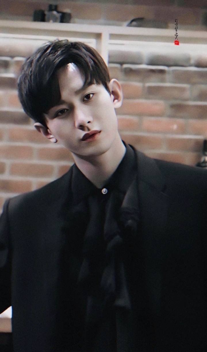 成毅快本彩排录制帅气生图