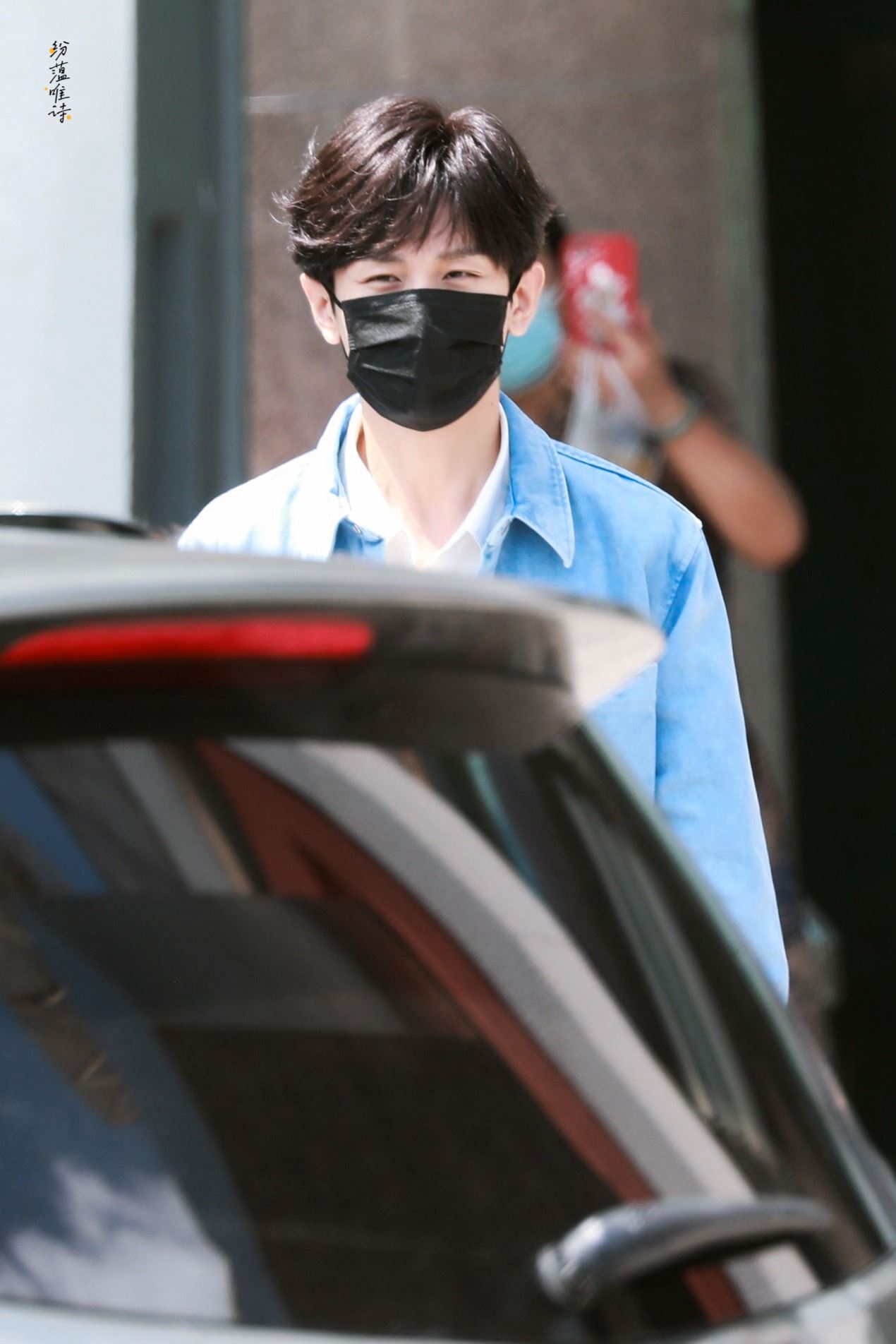 成毅快本彩排录制帅气生图