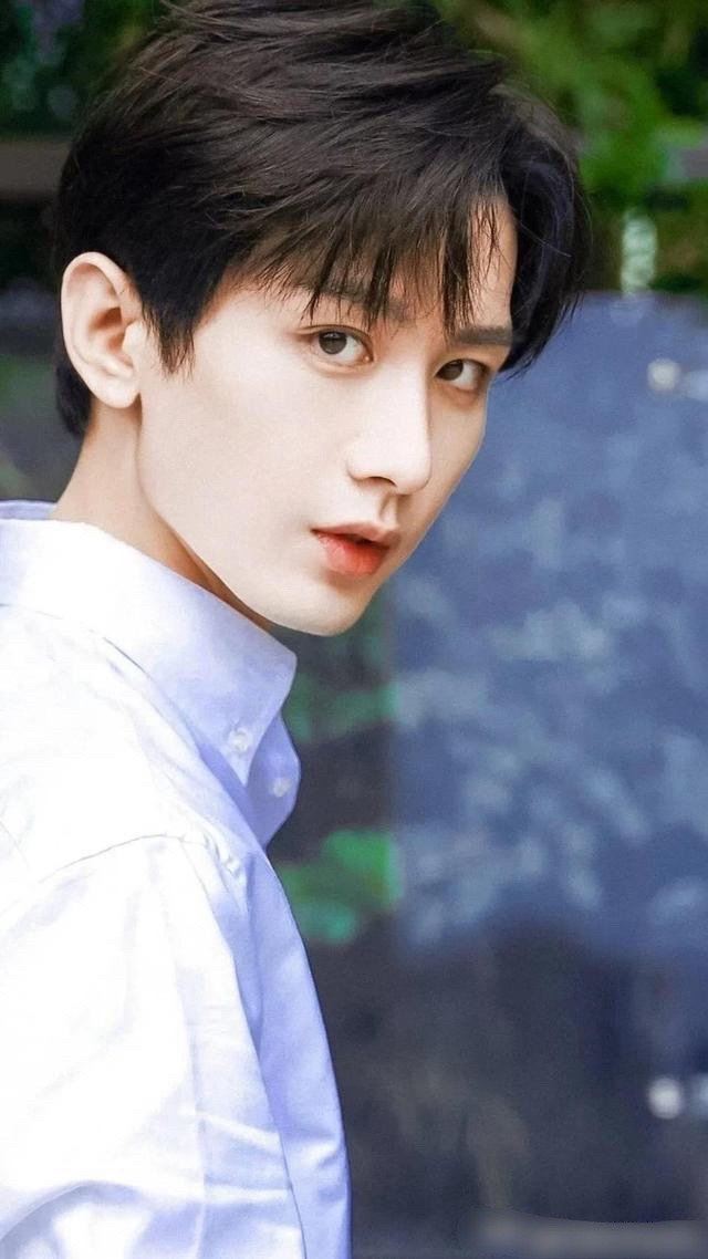 成毅帅气高清图片