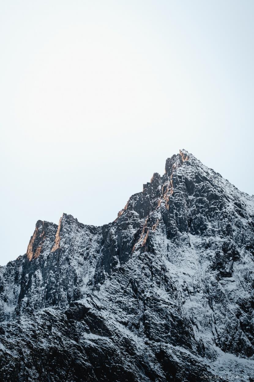 漂亮的雪山图片大全