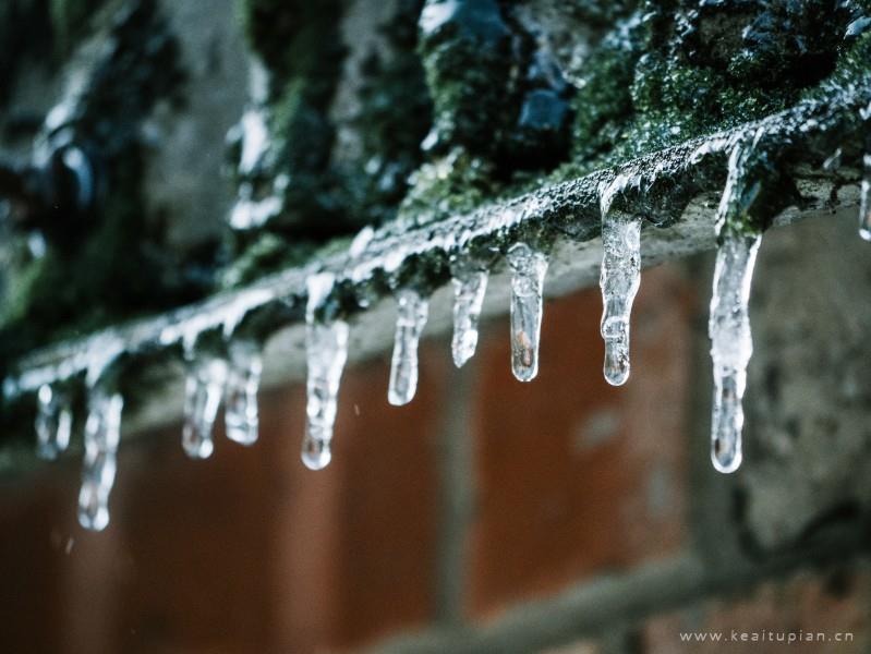 漂亮的晶莹剔透的冰凌图片大全