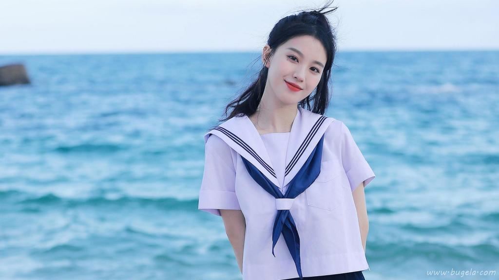 海边清新美女治愈图片