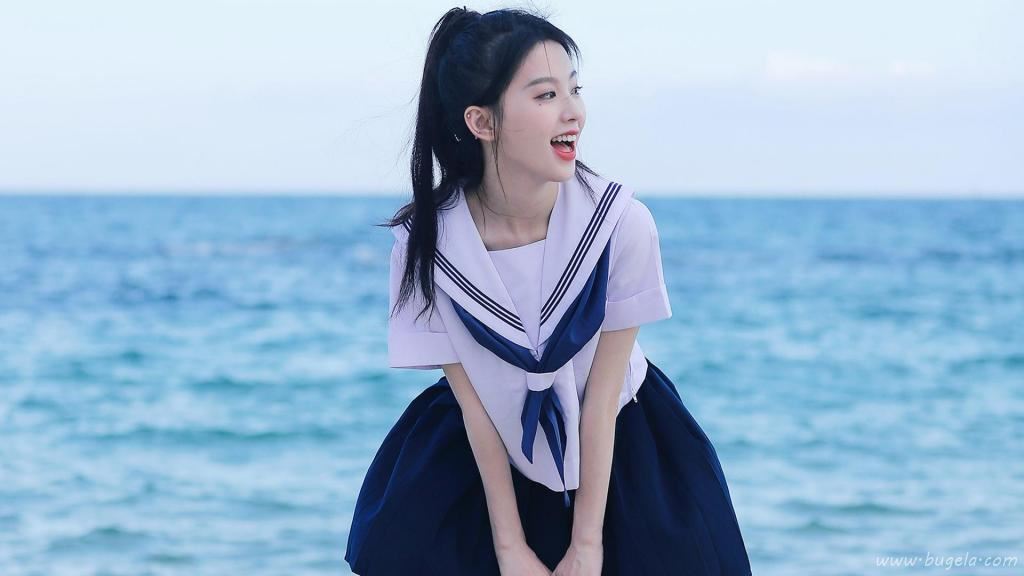 海边清新美女治愈图片
