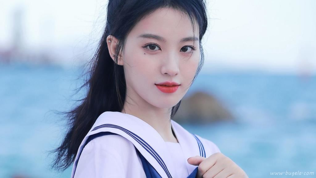 海边清新美女治愈图片