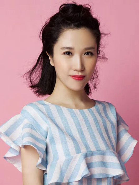 胡杨林条纹套装清新俏皮写真图片