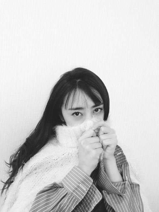 钱迪迪条纹衬衫性感慵懒写真图片