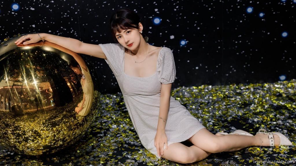 倩丽的漂亮美女图片