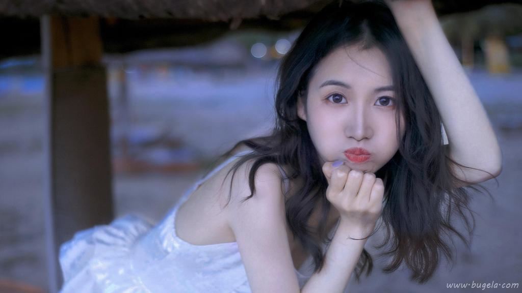丰姿绰约漂亮美女图片