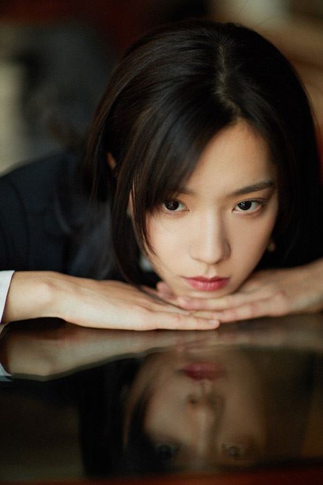 庄达菲冷艳魅力写真图片