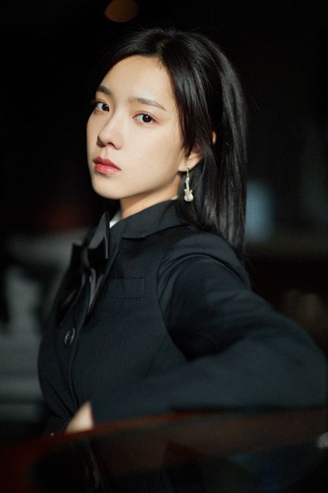 庄达菲冷艳魅力写真图片