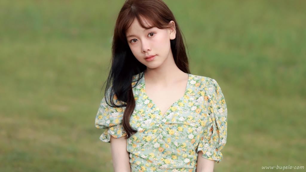 清新脱俗漂亮小姐姐图片