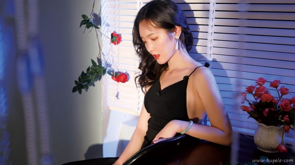 瑰丽美艳的绝色美女图片